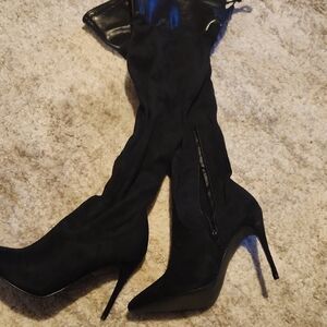 JustFab Black Heeled Boots Sleek Design